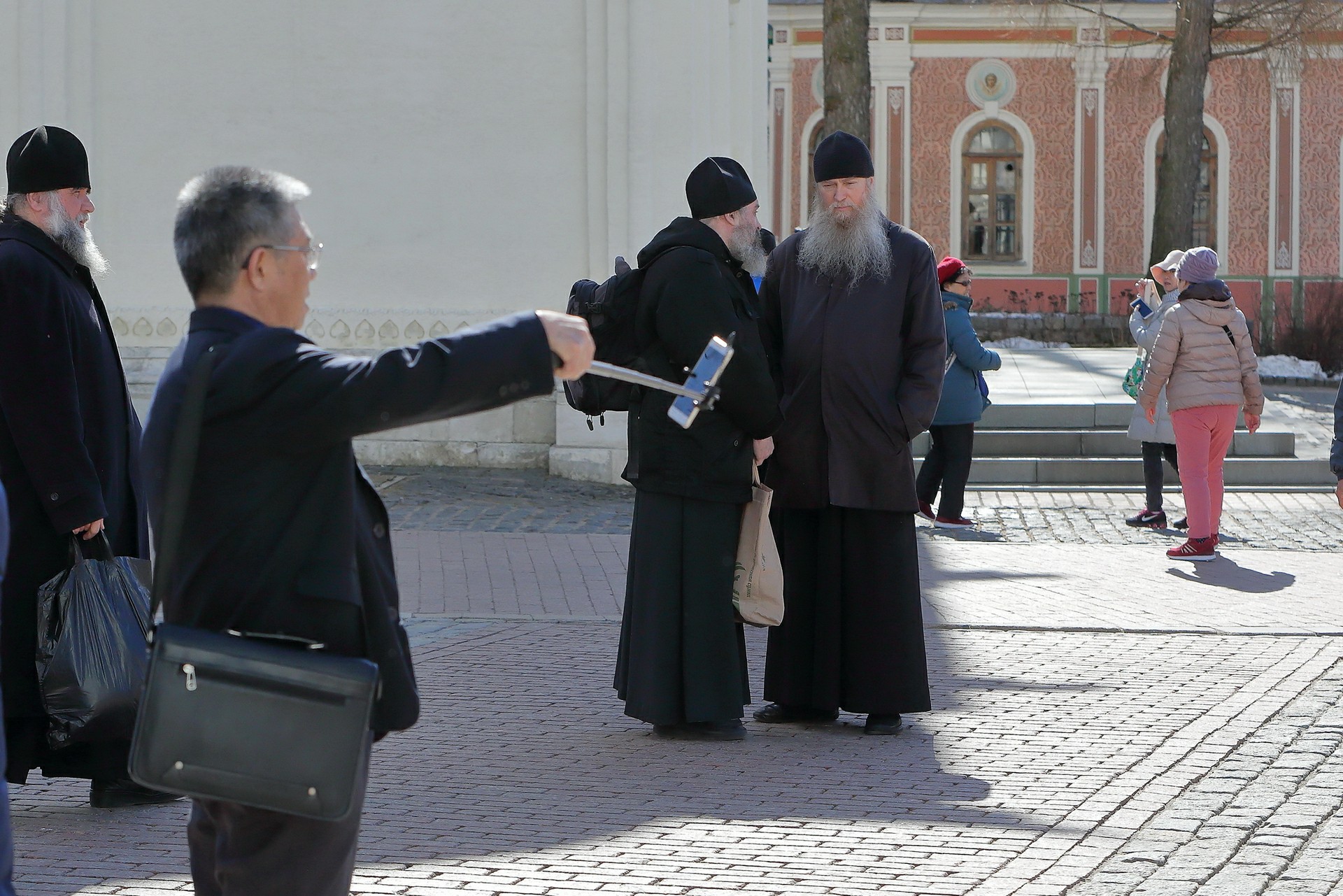 Уголовное дело возбудили после избиения монаха в Троице-Сергиевой лавре. – Сергиев  Посад