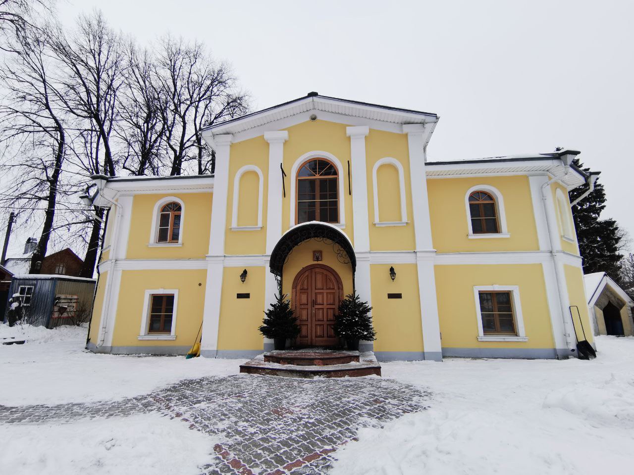 Параклит это. Скит Параклит. Скит Параклит Сергиев. Пустынь Святого Параклита. Пустынь Святого духа Параклита Сергиев Посад.