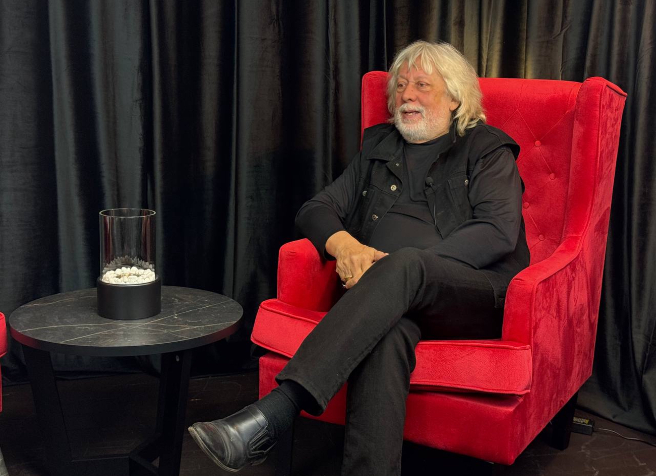 Заслуженный артист России Александр Левшин стал гостем нашей рубрики «Разговор по душам».